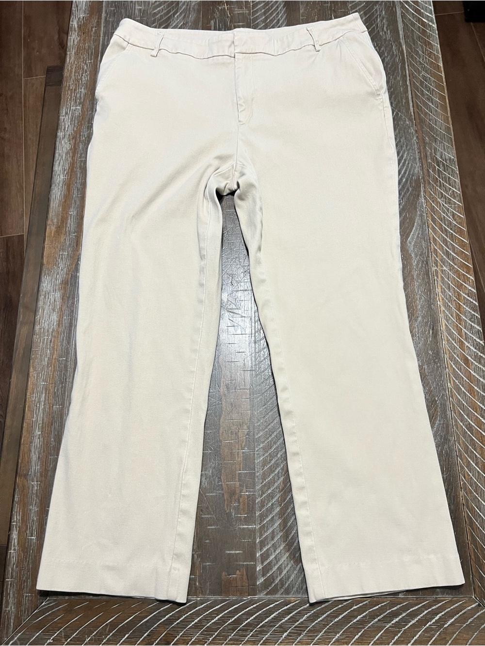 Time and Tru ladies khaki Straight-Leg Pants Size 14.